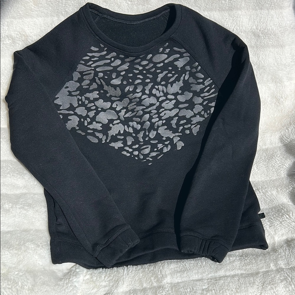 Lululemon Athletica Black Sweatshirt with Gray Pattern
